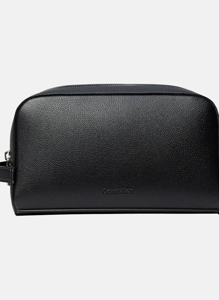 كالفن كلاين Casual Zip Through Toiletry Bag