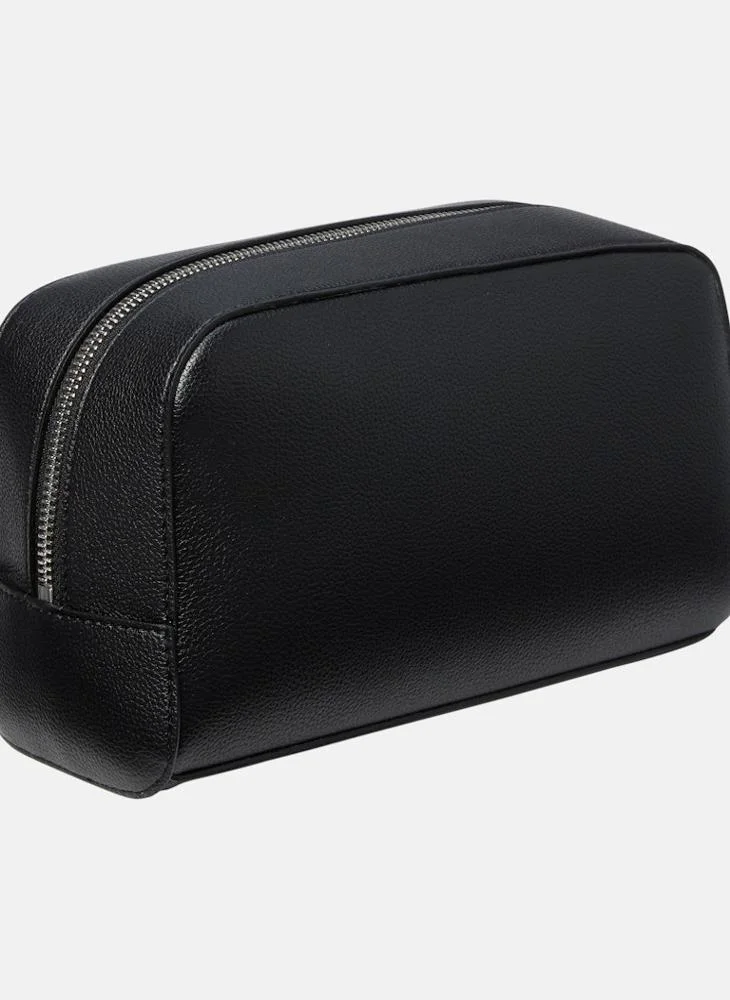 كالفن كلاين Casual Zip Through Toiletry Bag