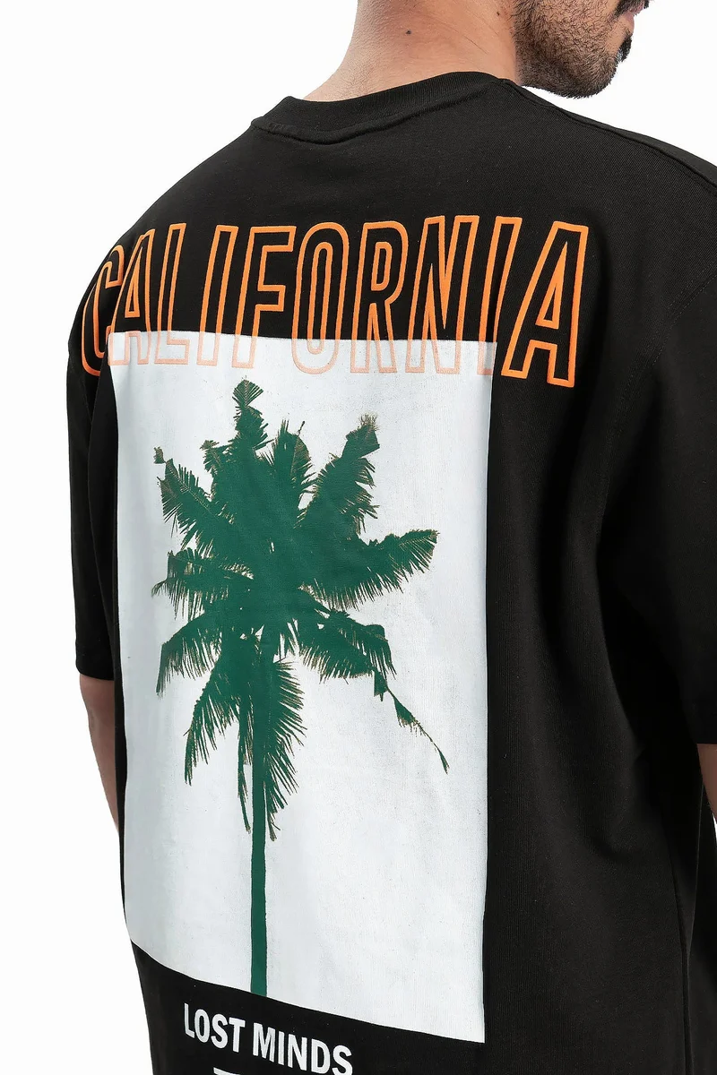 وي كرييت تيشيرت رجالي أسود California من WECRE8