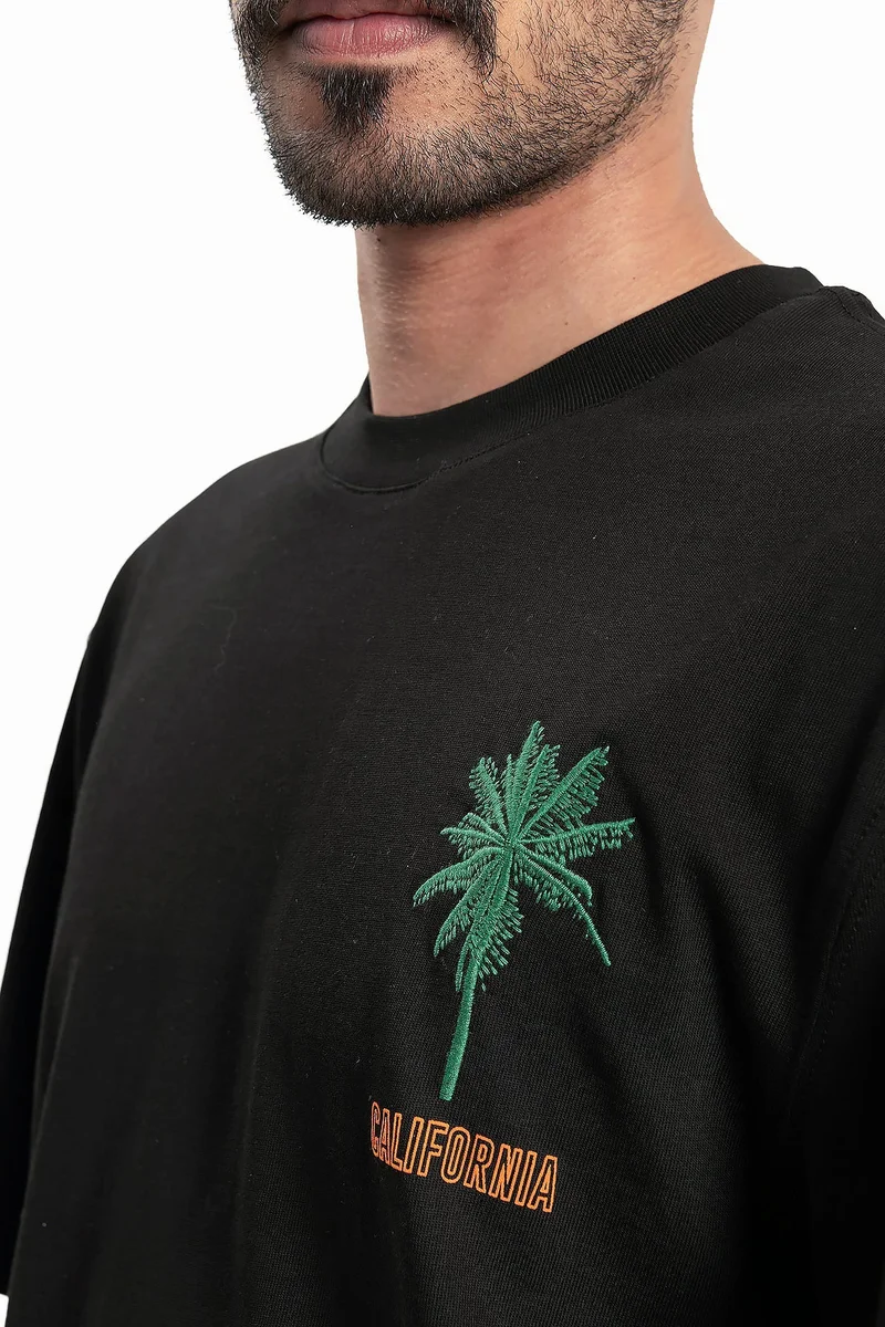 وي كرييت تيشيرت رجالي أسود California من WECRE8