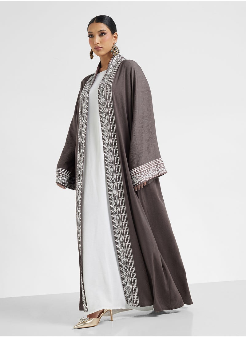 hayas closet V-Neck Embellished Flared Sleeve Abaya  - Image 5