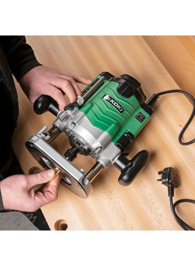 Hikoki موجه M12VEE6Z، 12 مم (1/2") كوليت، محرك 2000 واط، 5.3 كجم، سرعة متغيرة – موجه غاطس ثقيل للاستخدام المهني في النجارة - Image 3