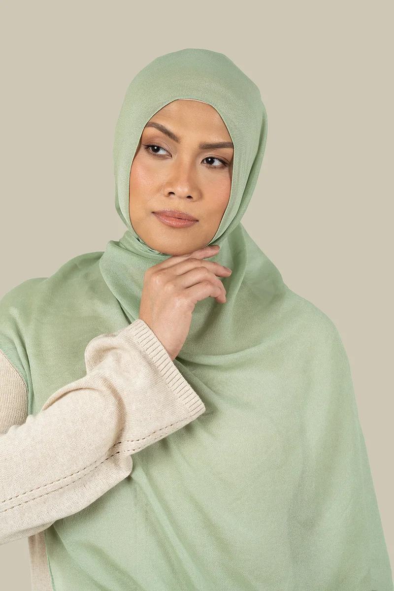 سيلكروز حجاب شيفون حرير بلون المريمية الفاتح