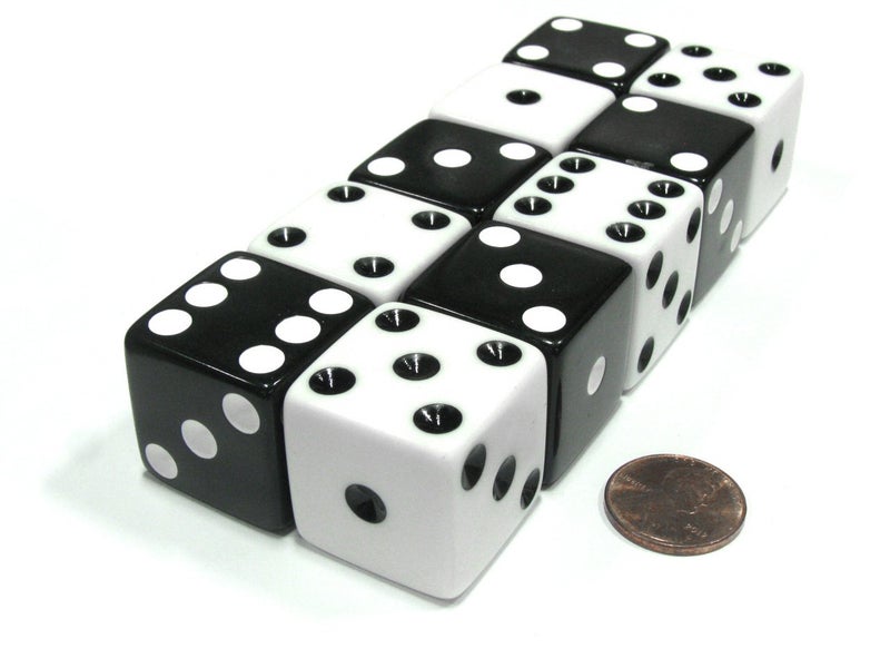 Koplow Games مجموعة من 10 نرد عكسي D6 بحجم 25 مم كبير غير شفاف، 5 من كل من الأبيض والأسود - Image 3