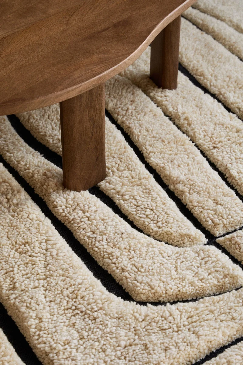 H&M Large wool-blend fringed rug