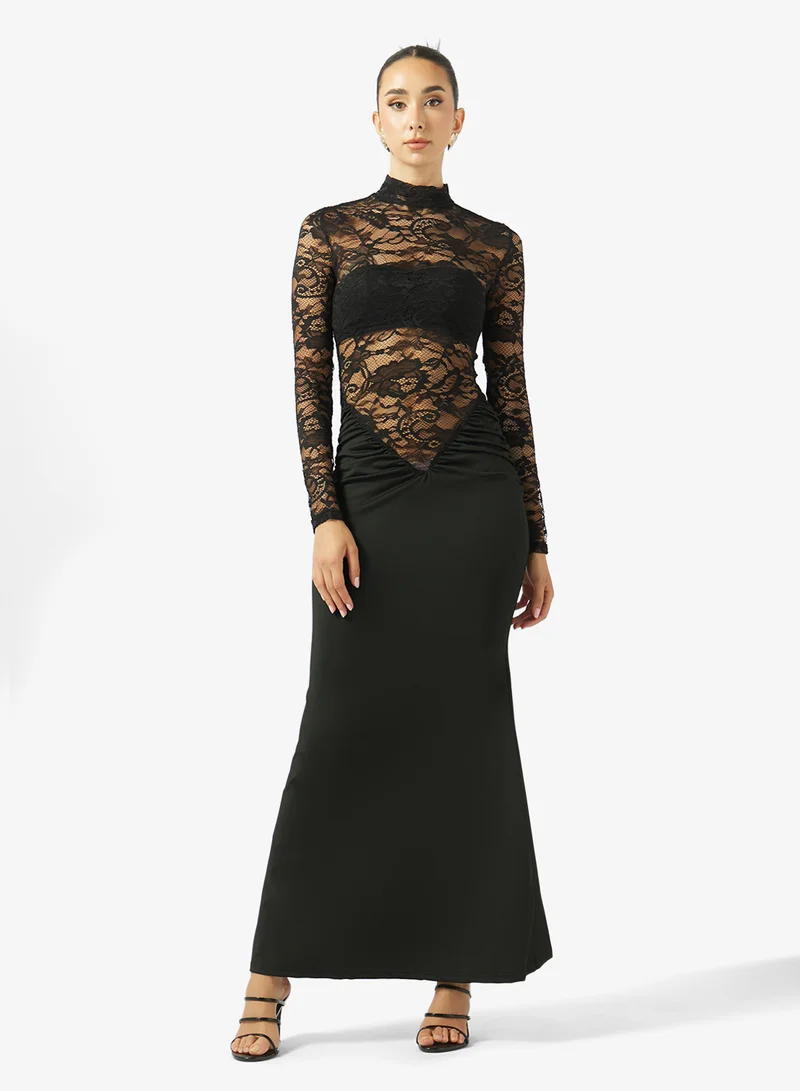 جينجر Mock Neck Lace Detail Bodycon Dress