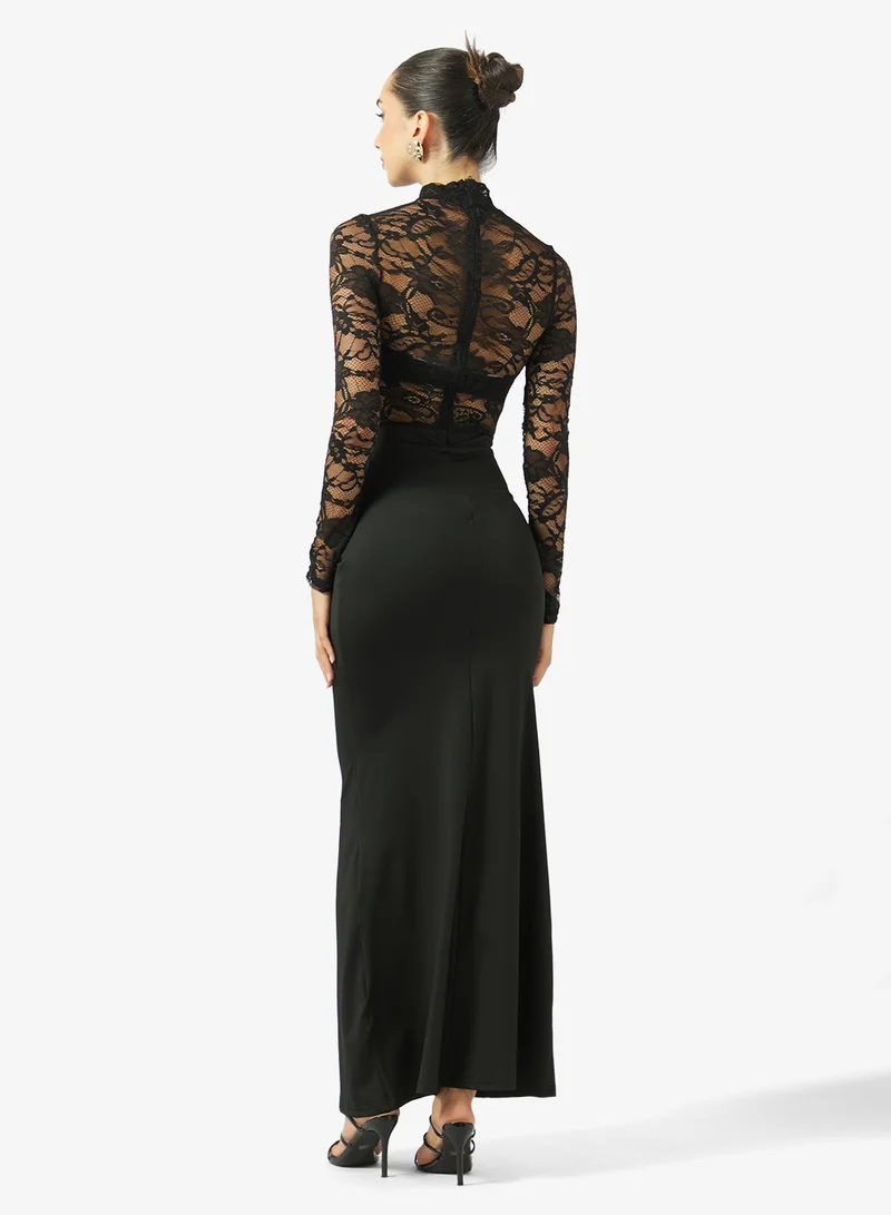 جينجر Mock Neck Lace Detail Bodycon Dress