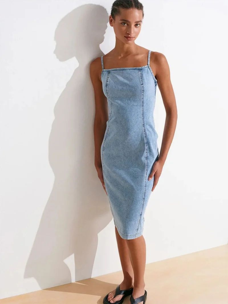 ديلفين DILVIN Fitted Midi Denim Dress With Square Neckline