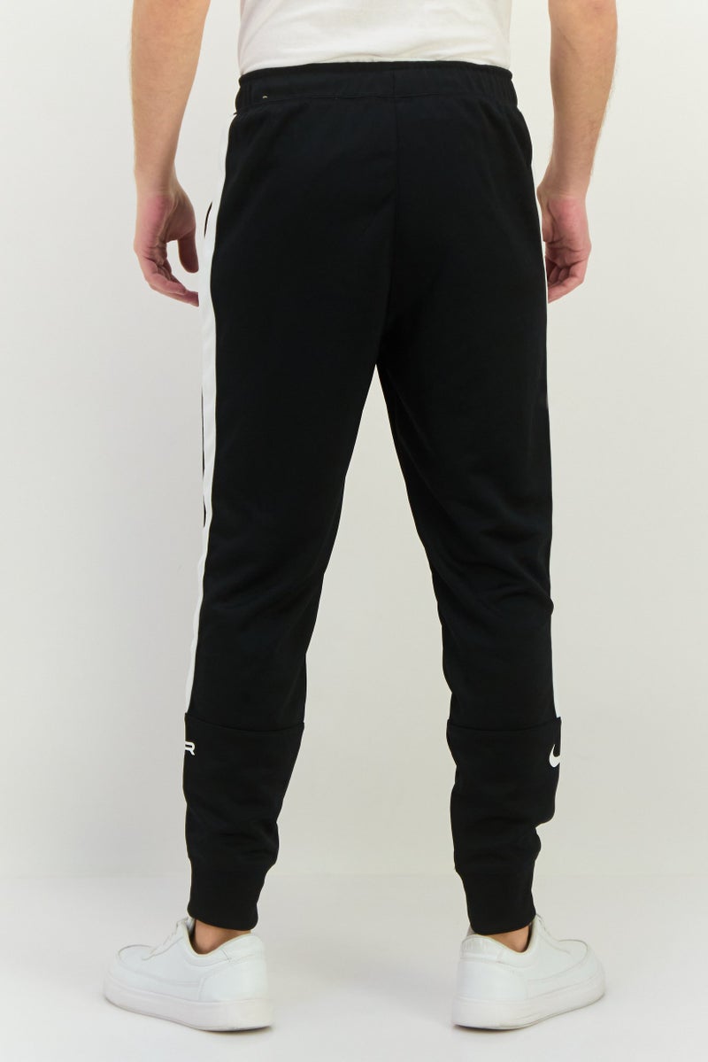 Nike Men Standard Fit Brand Logo Outdoor Sweatpants, Black - Image 3