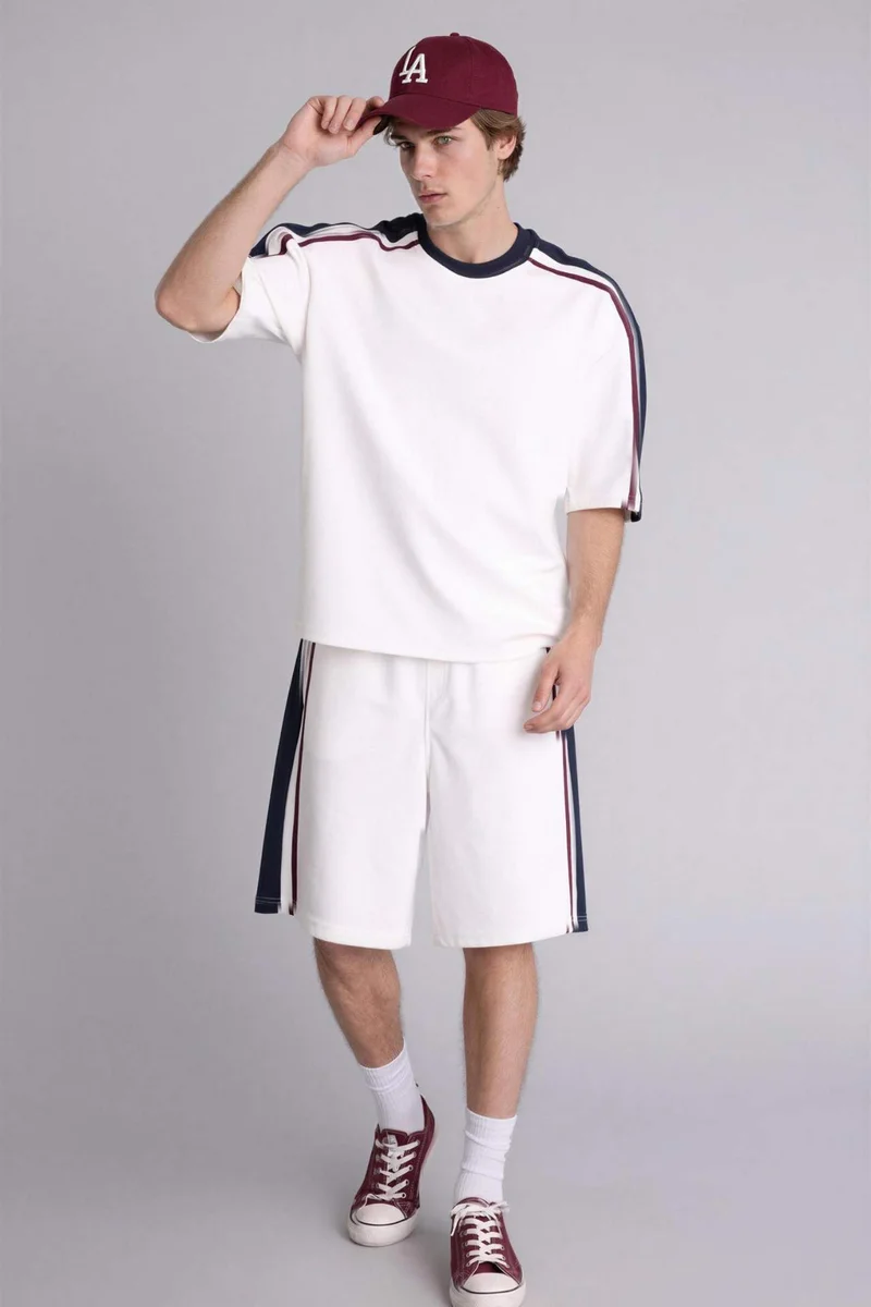 ديفاكتو Loose Fit Short Sleeve T-Shirt