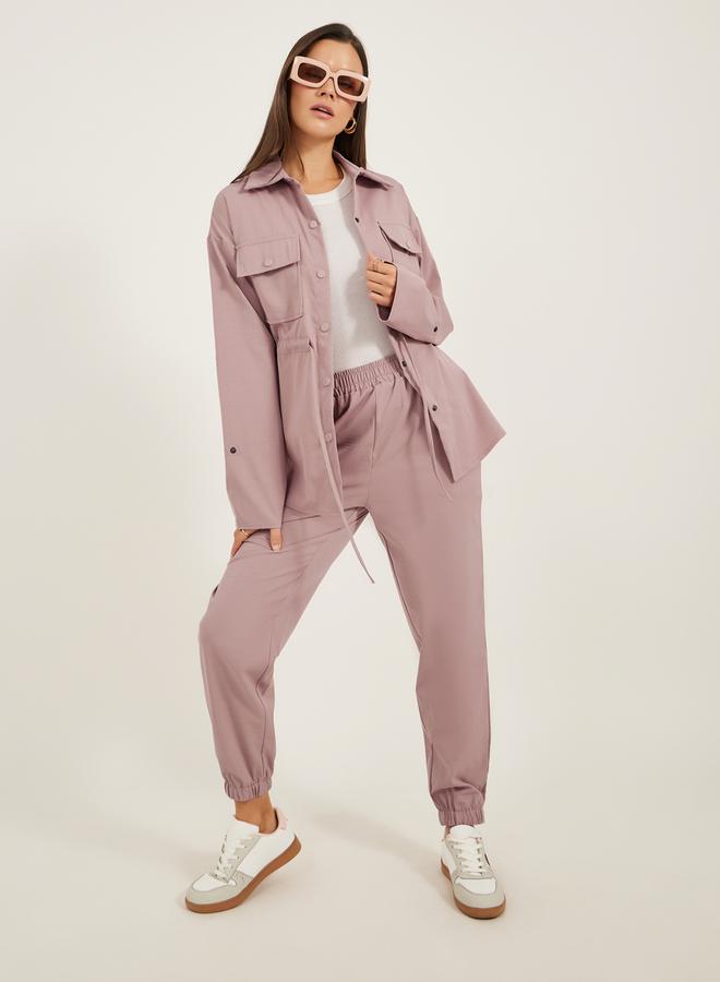 ستايلي طقم قميص وبنطلون جوجر بتفاصيل جيوب سادة - Image 2