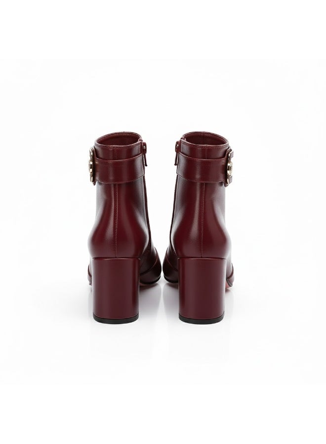 Stylish women's half-boots made of imported leather with a distinctive classic design - Image 4