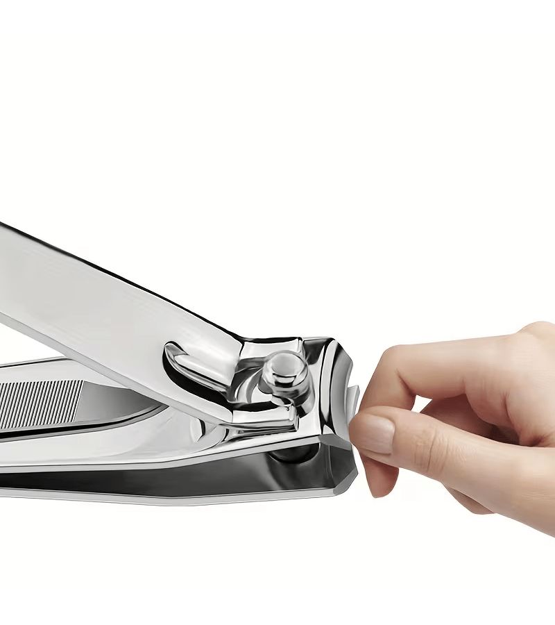 Silvery Foldable Large Alloy Nail Clipper With 2mm To 5mm Jaw Opening Straight Blade - Image 1