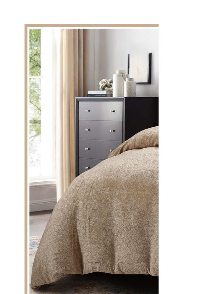 SONA A luxurious velvet double bed sheet that adds beauty and elegance to your room and gives you comfort and warmth, size 240*260 cm  - Image 2
