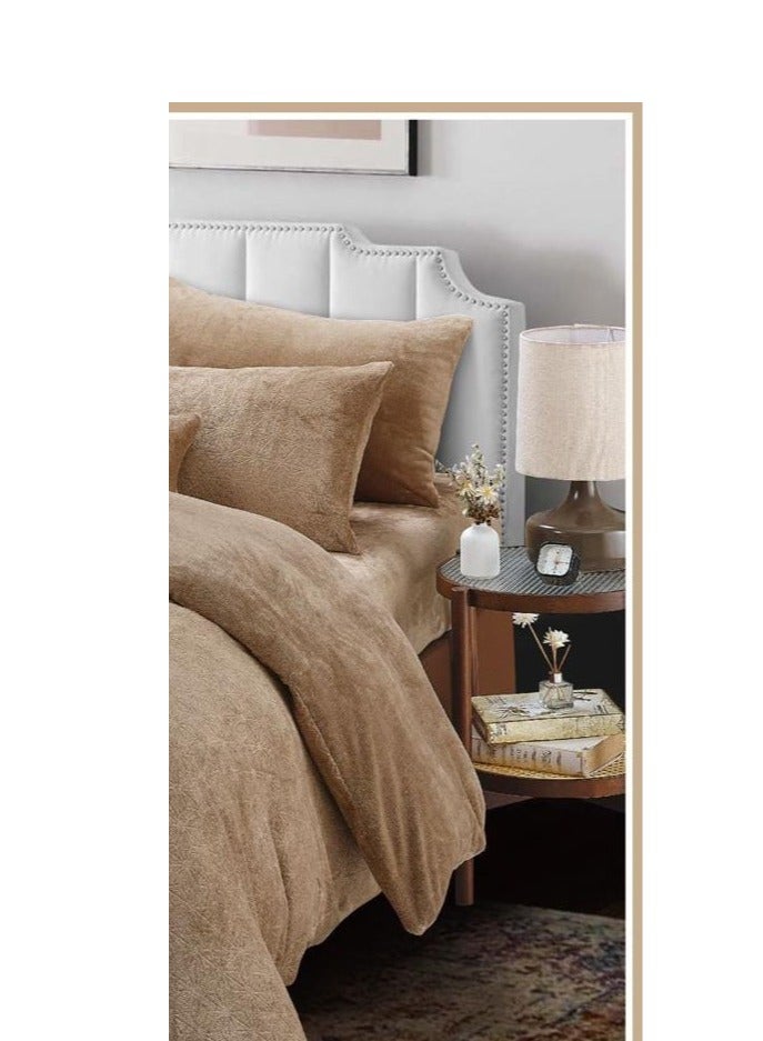 SONA A luxurious velvet double bed sheet that adds beauty and elegance to your room and gives you comfort and warmth, size 240*260 cm  - Image 3
