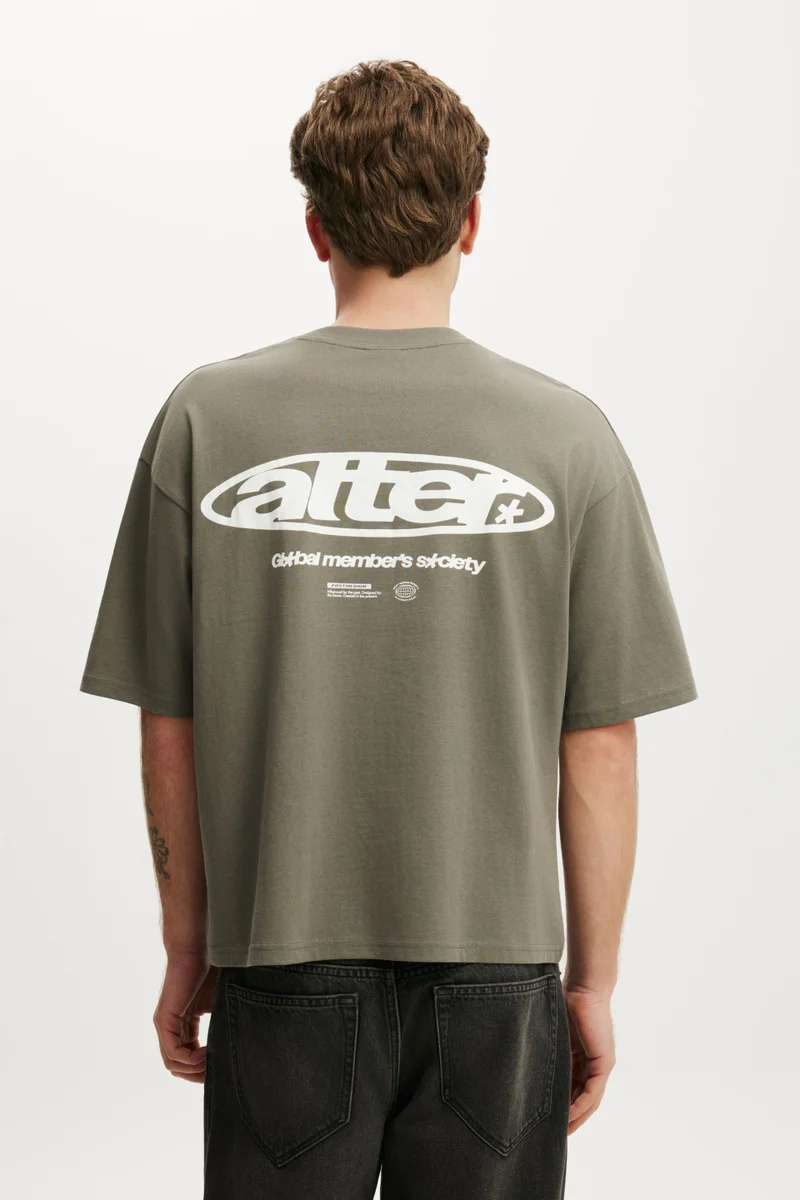 كوتون اون Cropped Fit Graphic T-Shirt