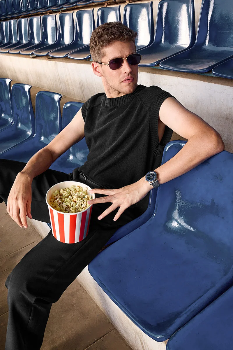 سنيتش Black Solid Sleeveless Relaxed Sweater