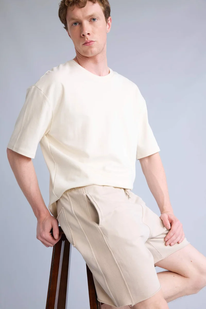 ديفاكتو Baggy Fit Elastic Waist Shorts