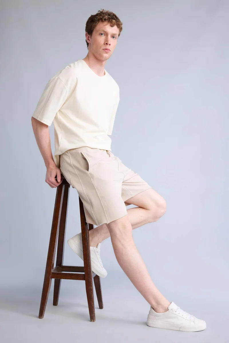 ديفاكتو Baggy Fit Elastic Waist Shorts