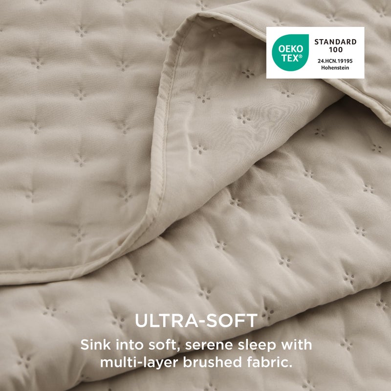Bedsure California King Quilt - Linen Bedspread California King Size & Lightweight Comforter, Modern Farmhouse Coverlet with Clover Pattern, Ultra Soft All-Season Bedding, 111x106 Inches - Image 3