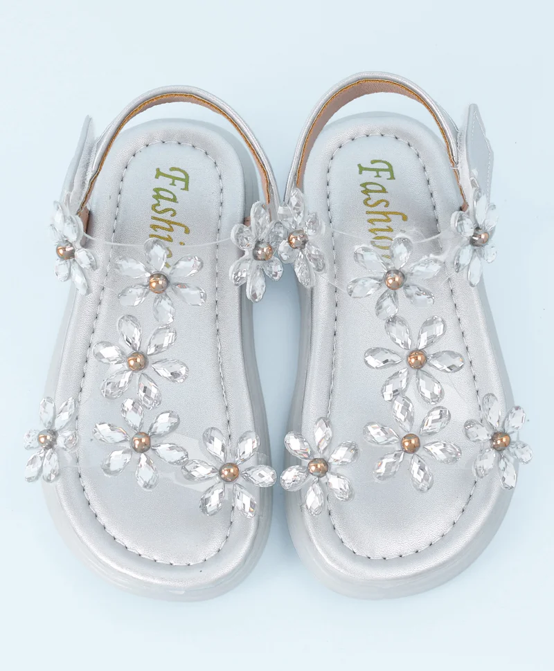 مارك وميا صنادل مارك وميا بتطريز زهري فضي