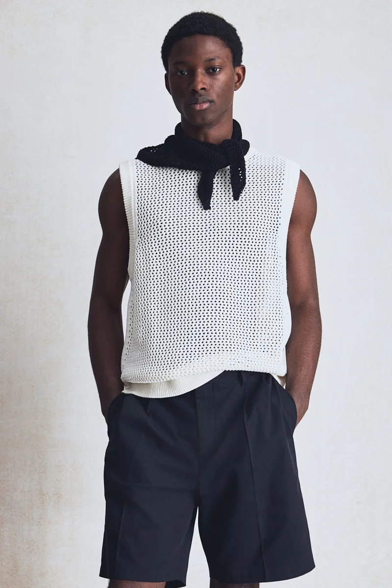 اتش اند ام بلوزة فيست محبوكة بقصة عادية