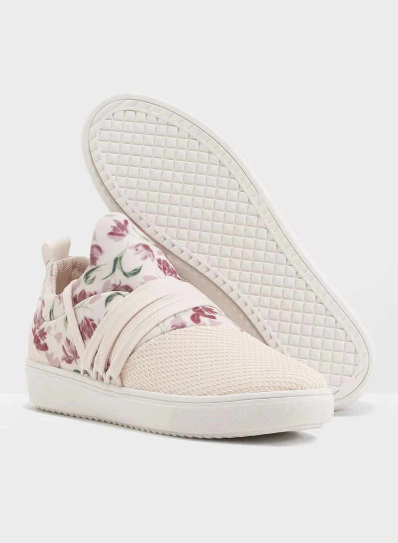 STEVE MADDEN Lancer Low-Top Sneakers