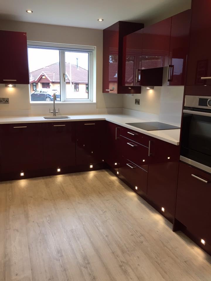 HOME13™ Glossy Maroon Wallpaper Peel & Stick Vinyl Contact Paper Self Adhesive Wallpaper for Kitchen Cabinet and Furniture Countertop Decorative Removable Wallpaper (24x48 Inch, Maroon Glossy) - Image 4