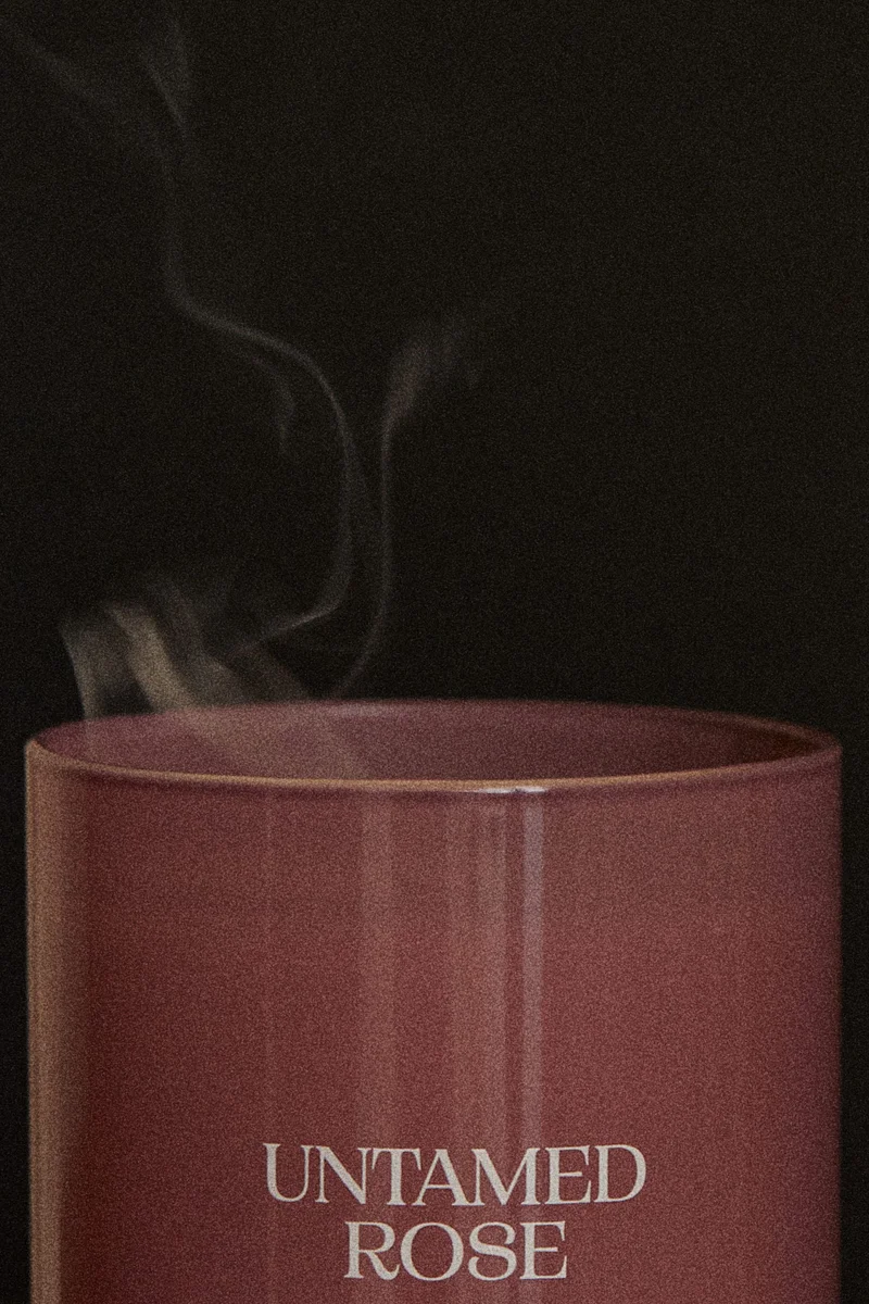 اتش اند ام شمعة معطرة في حامل زجاجي