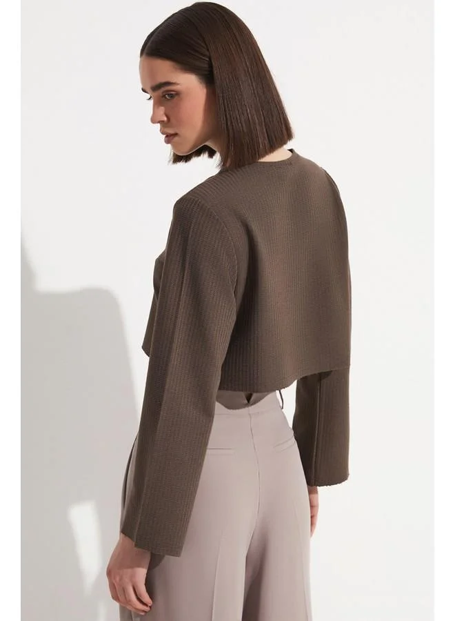جون June Women Crew Neck Long Sleeve Crop Blouse Brown