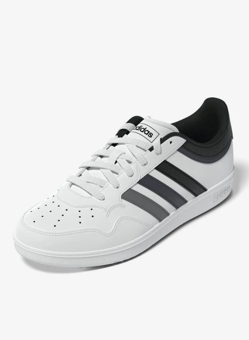 adidas أحذية كرة سلة هووبس . يو بيضاء للجنسين