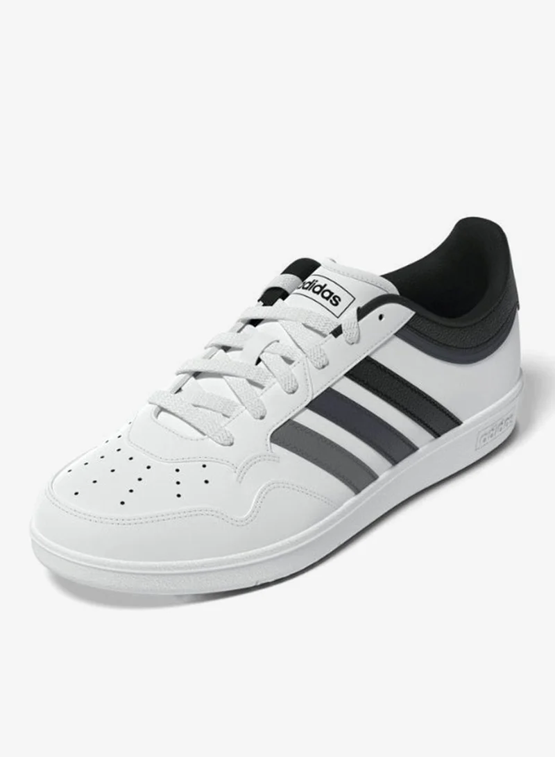 اديداس أحذية كرة سلة هووبس . يو بيضاء للجنسين