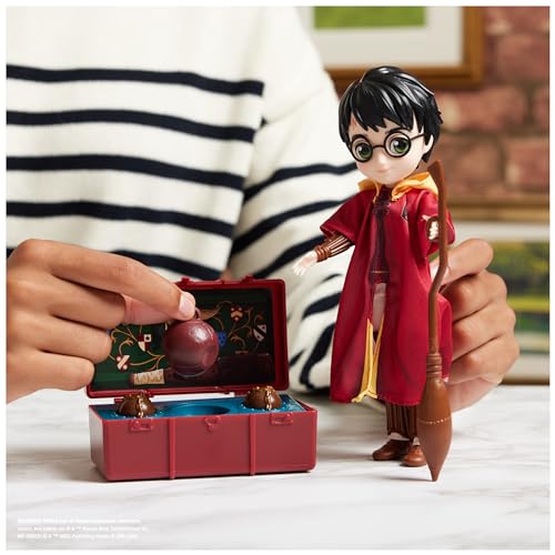Wizarding World Harry Potter, 8-inch Harry Potter Quidditch Doll Gift Set with Robe and 9 Doll Accessories, 11 Pieces, Kids Toys for Ages 6 and up - Image 3
