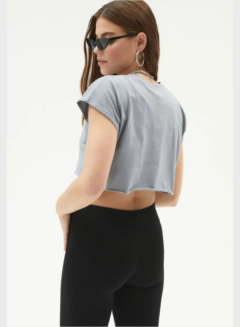 JUNE Crew Neck Crop T-Shirt