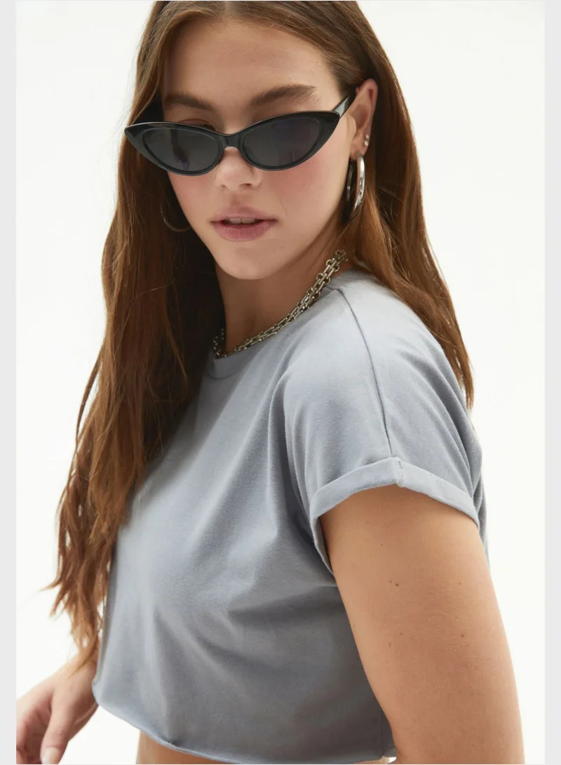 JUNE Crew Neck Crop T-Shirt