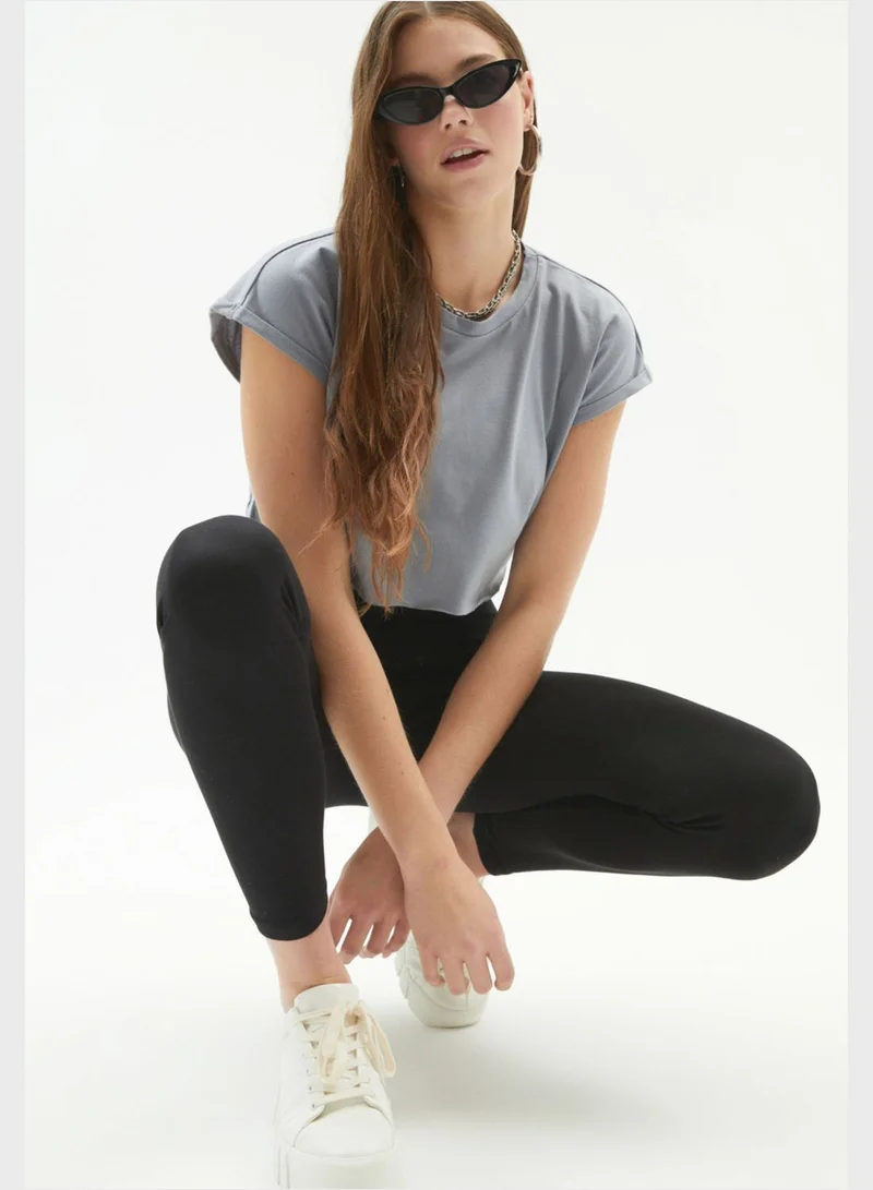 JUNE Crew Neck Crop T-Shirt