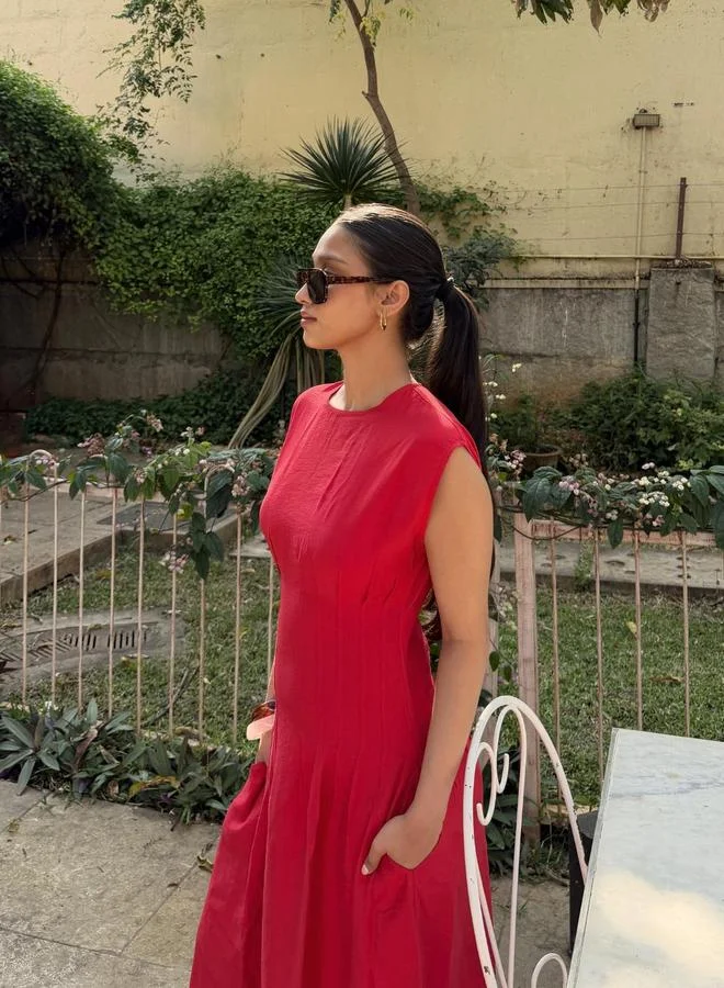 دينيس لينغو Red Sleeveless Maxi Dress