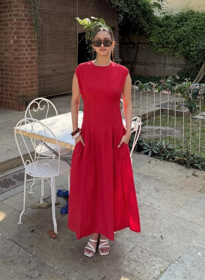 دينيس لينغو Red Sleeveless Maxi Dress
