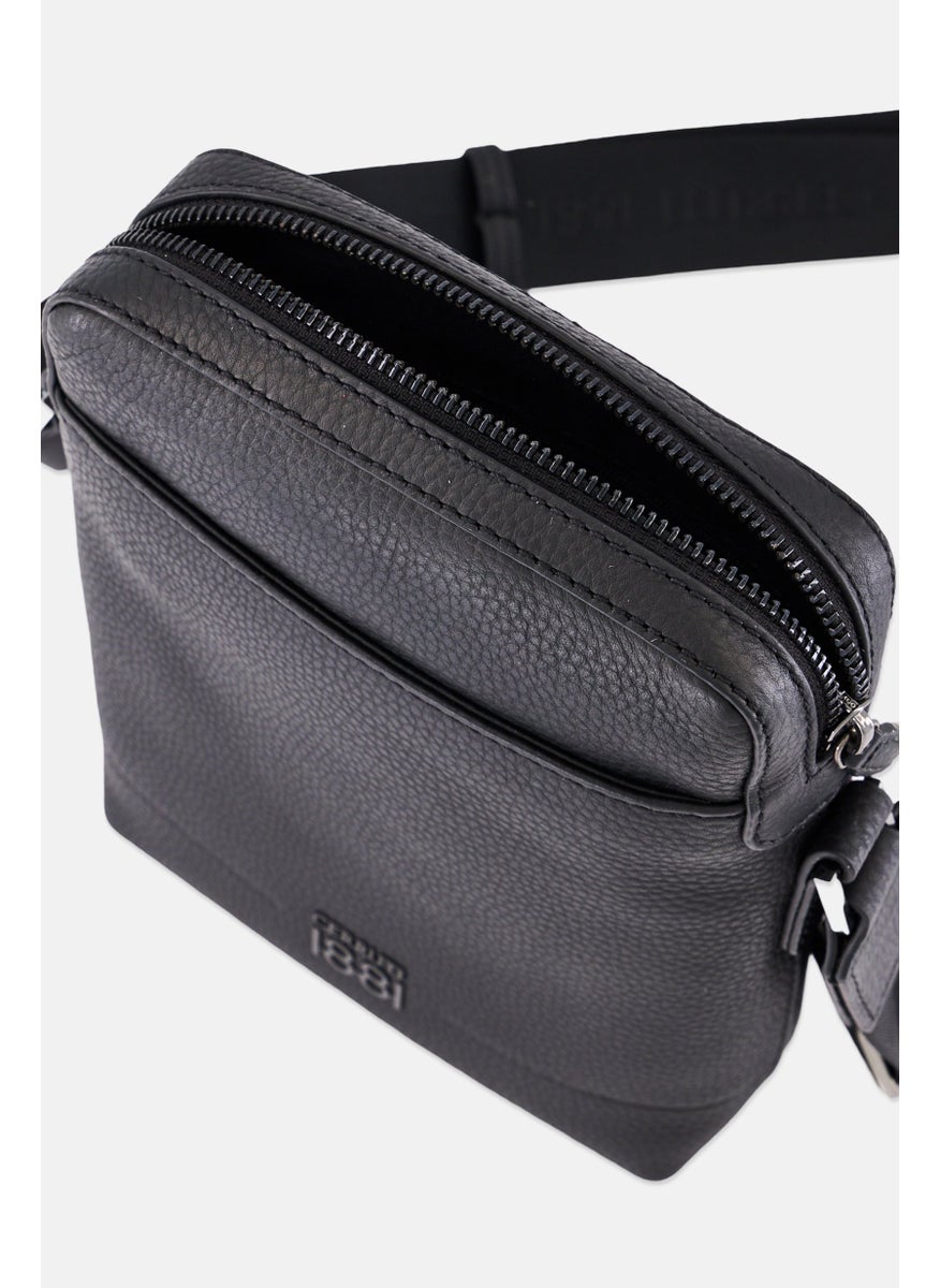 CERRUTI 1881 Men Brand Logo Cross Body Bag, Black  - Image 4