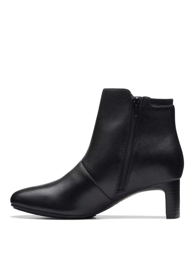 clarks Women's Kyndall Faye Fashion Boot, Black Leather, 5 - Image 3