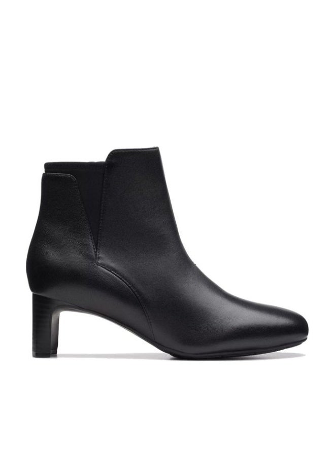 clarks Women's Kyndall Faye Fashion Boot, Black Leather, 5 - Image 1