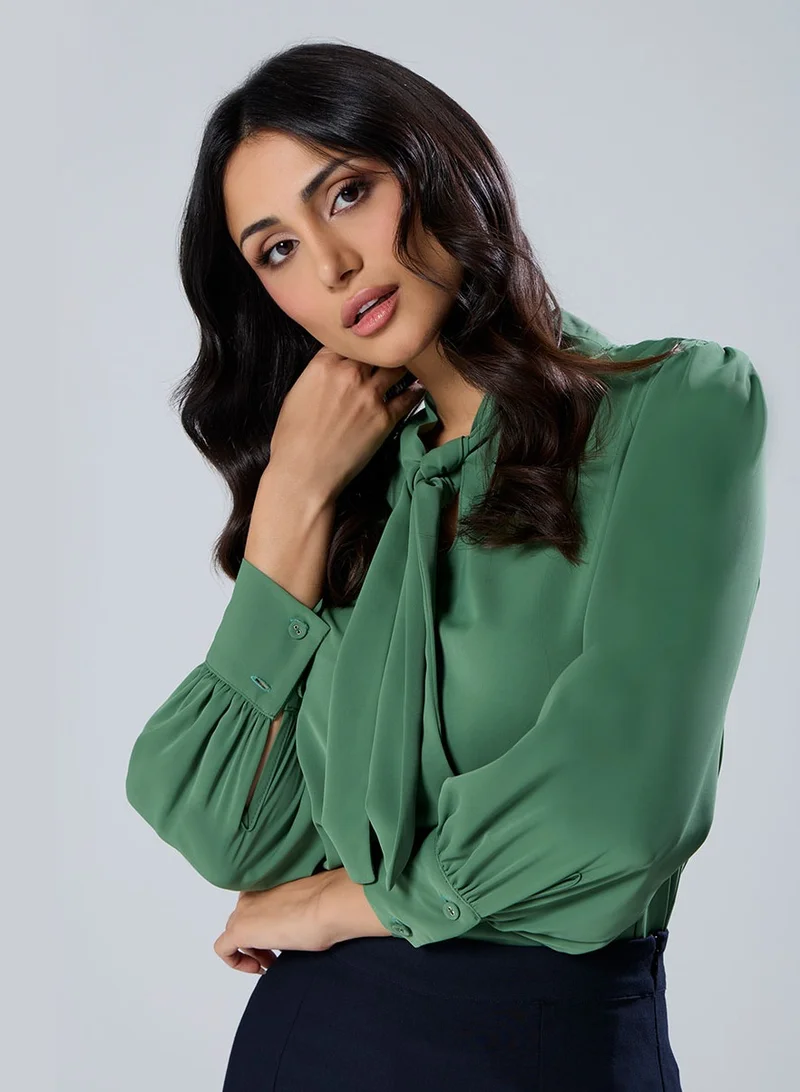 Zigzag Neck Tie Chiffon Solid Green Top