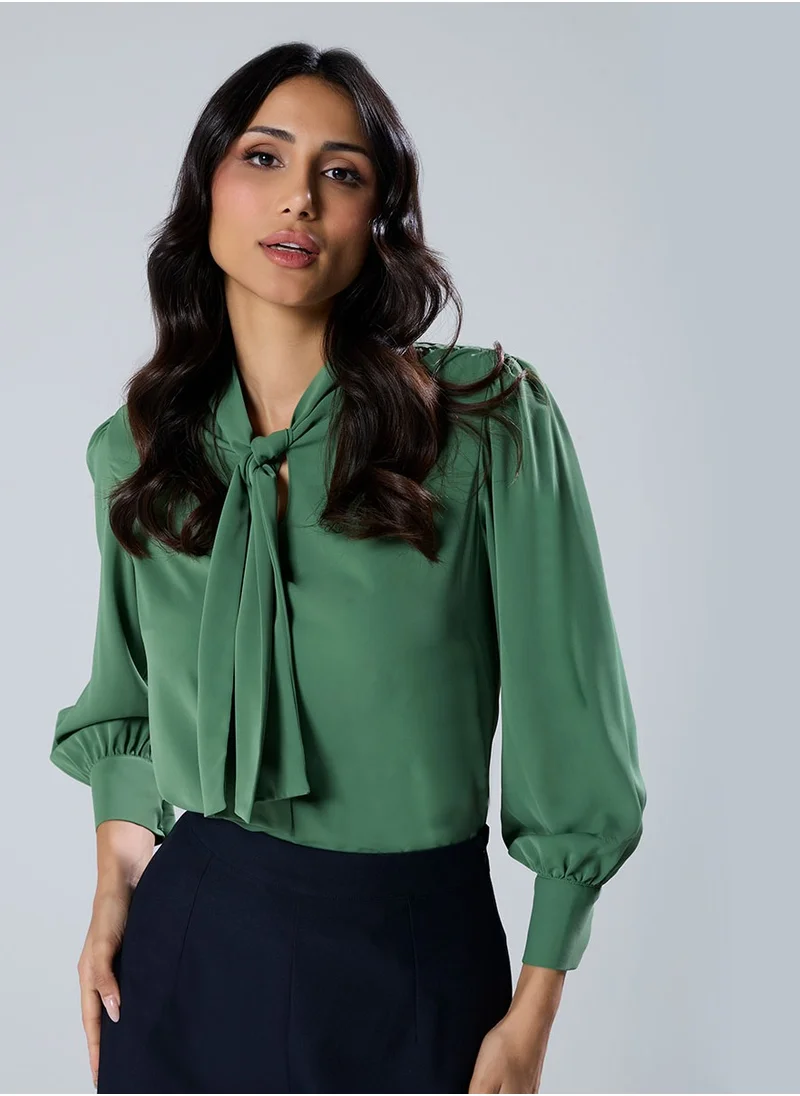 Zigzag Neck Tie Chiffon Solid Green Top