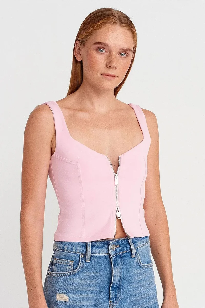 DILVIN Sleeveless Square-Neck Crop Top