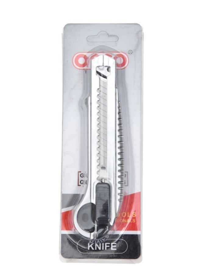 OSCO-TOOLS Silver Utility Knife with Spare Blades – Professional Heavy-Duty Metal Box Cutter for Cardboard, Paper, Plastic, Crafts, and General Cutting Applications - Image 2