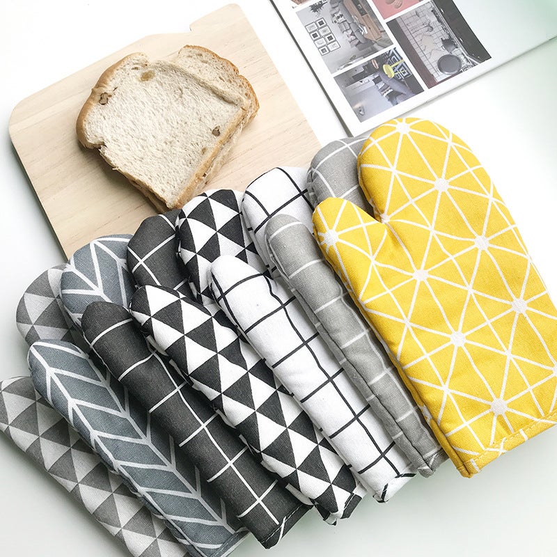 Nordic Style Microwave Oven Mitts Heat Resistant Yellow Grid  - Image 2