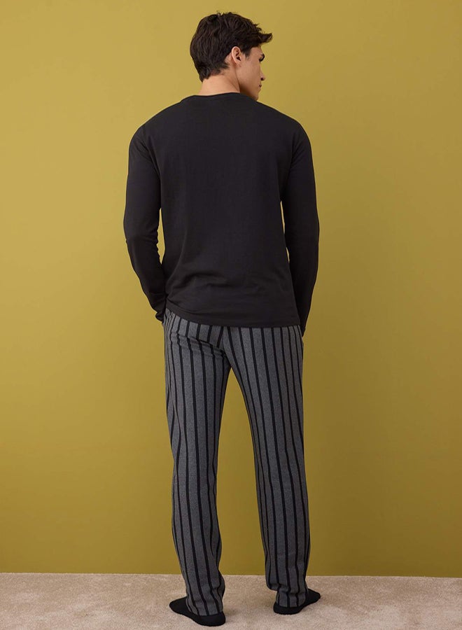 trendyol Black  Anthracite Regular Fit Striped Textured Knitted Pajama Set - Image 4
