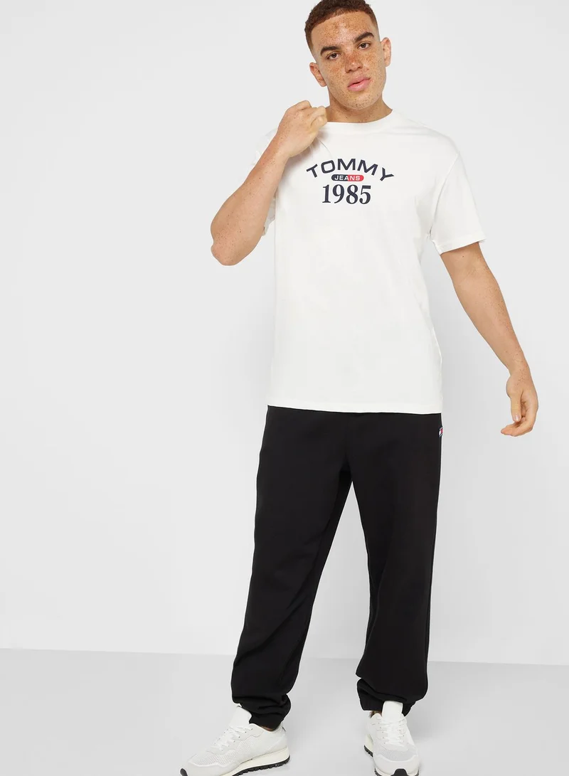 TOMMY JEANS Logo Crew Neck T-Shirt
