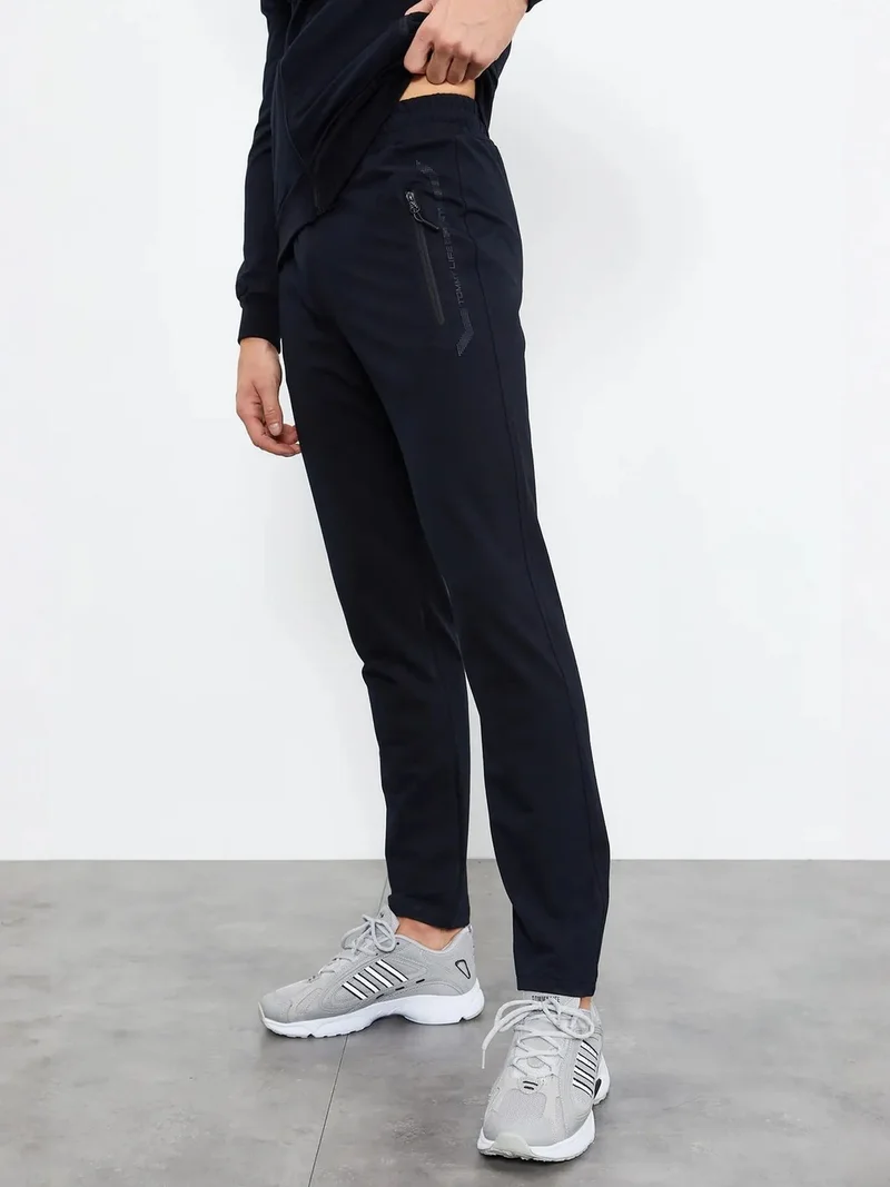 تومي لايف TOMMY Men's Zip-Front Sweatshirt And Pants Set