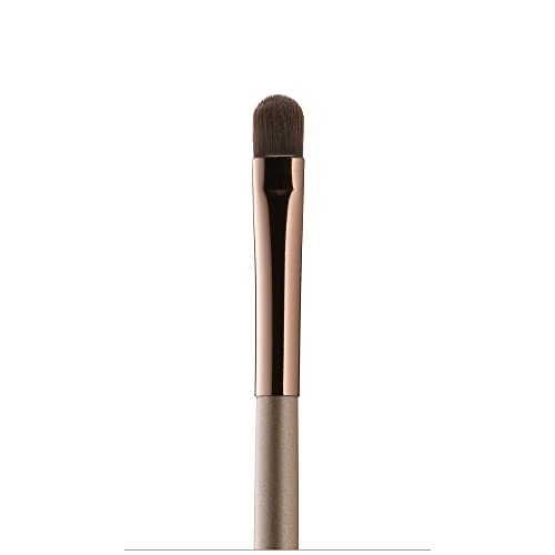 delilah - Eye Definer Brush - Precision Flat Lash Liner - Perfect For Cream And Powder Eyeshadow - Wooden HAndle - Synthetic Fibres - For all Skin Type - Cruelty Free - 1 pc - Image 2